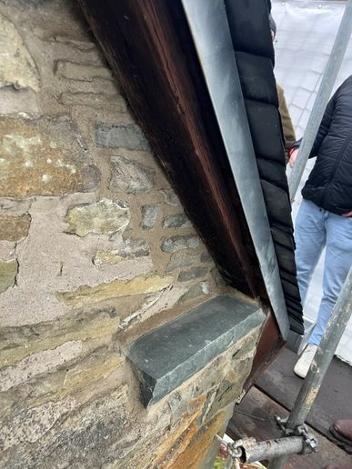 35 Nordseite Dach - Mardersicher verschlossen, Foto Hinrich Balsters